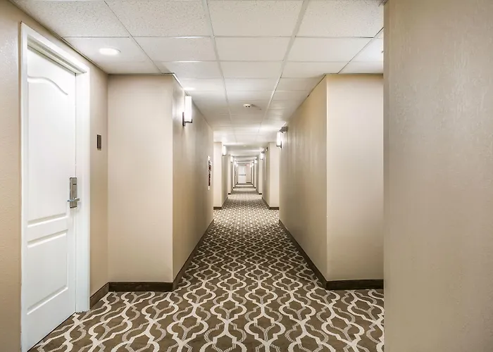 Aspire Hotel And Suites
