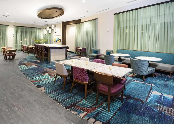 Hampton Inn & Suites - Raleigh Downtown