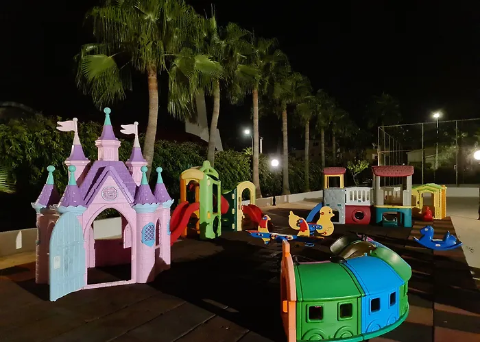 Nissiana Hotel & Bungalows