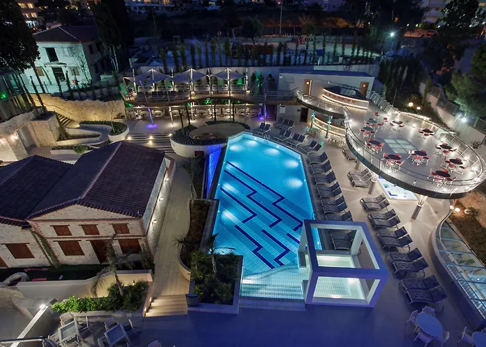 Doubletree By Hilton Kusadasi