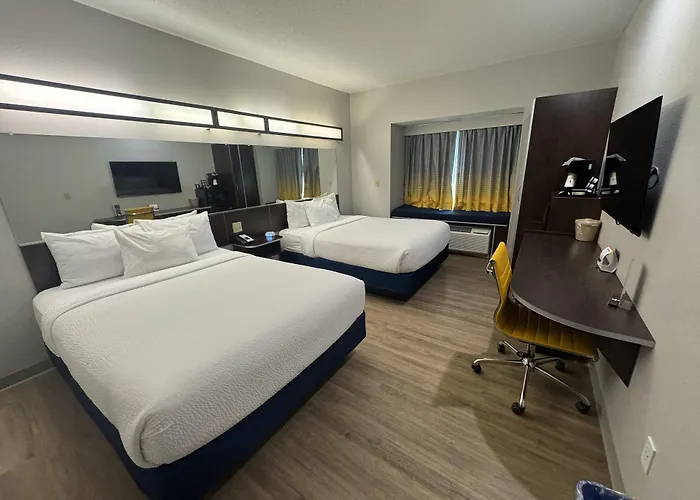 Microtel Inn & Suites By Wyndham Wheeling At The Highlands