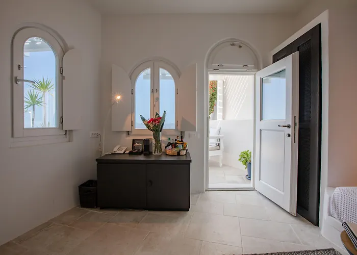 Porto Fira Suites