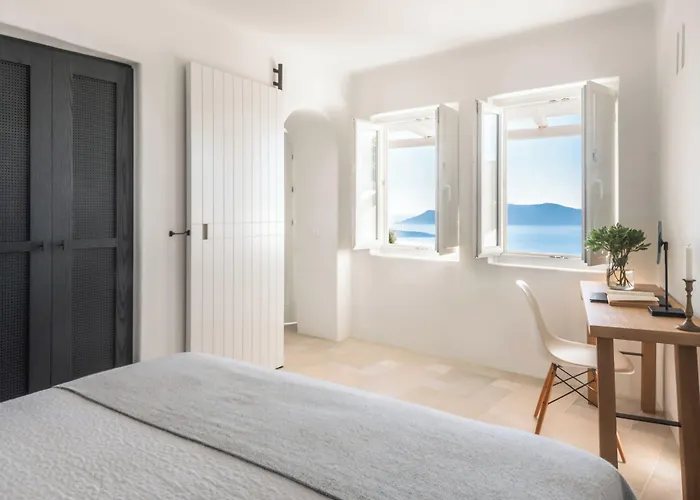 Porto Fira Suites