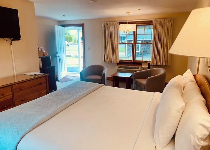 The Chatham Motel