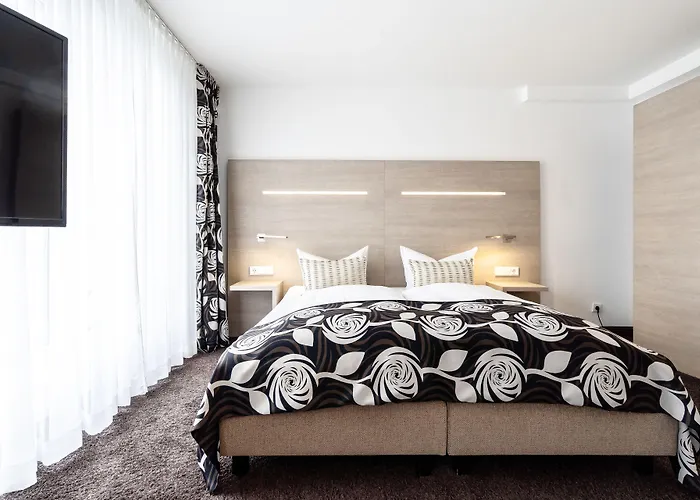 Hotel Demas City