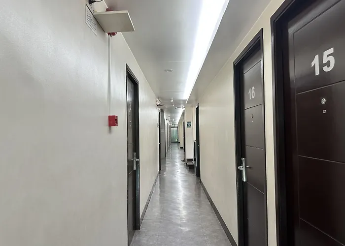 Dg Budget Hotel Salem