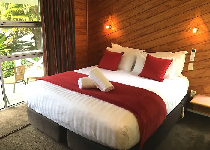 Colonial House Motel