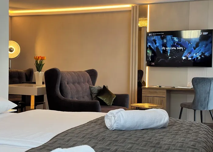 Boardinghouse Home - Adults Only -