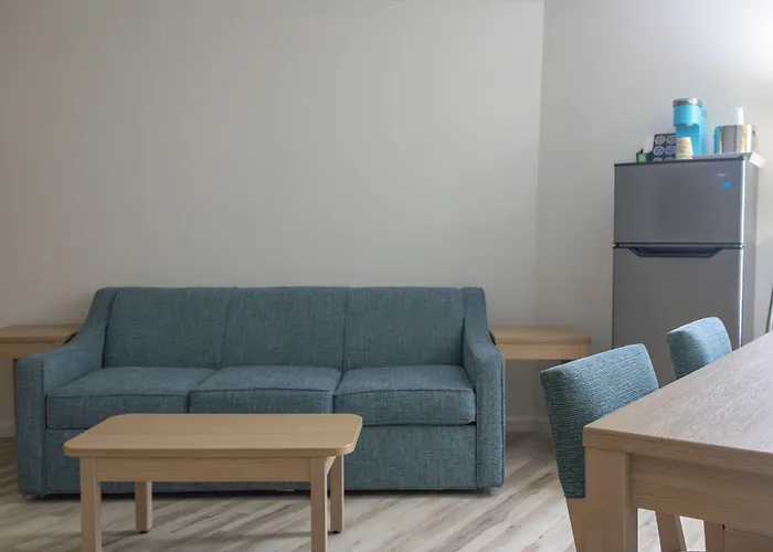 New 2026-Ocean Sands Beach Boutique Inn-24Hr Sauna And Salt-Mineral Pool-Free Beach Bikes And Famous Beach-Fresh Baked Cookies-Popcorn-In Room Bathrobes-Sunscreen-65 Inch Tvsnetflix-Bedside Candy-Free Laundry- 4 Grand Black Beds-Call & Save-1-252-Aha