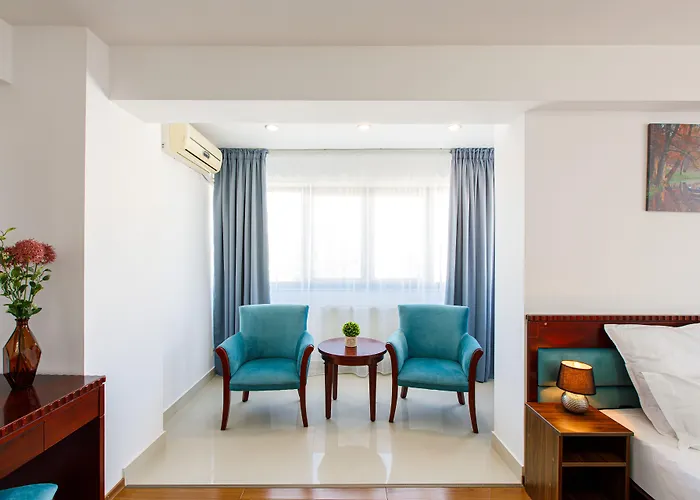 Lira Pacific Aparthotel