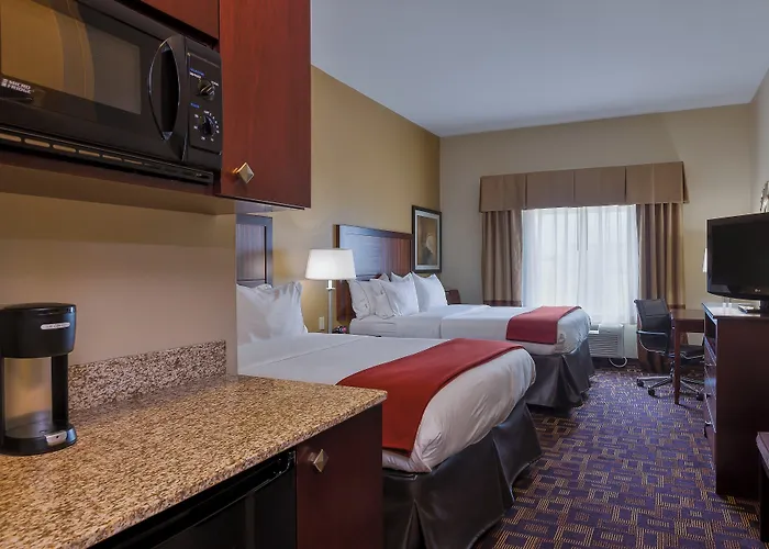 Holiday Inn Express Hotel & Suites Salina By Ihg