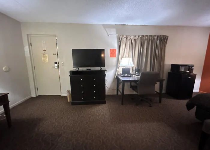 Knights Inn & Suites Emporia
