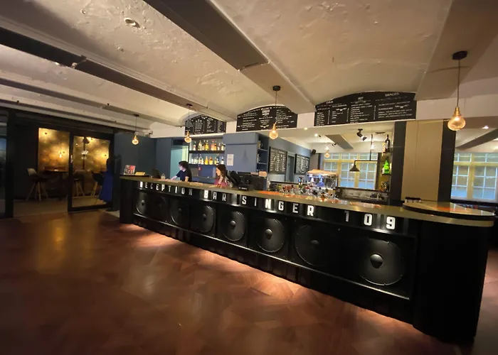 Singer109 Hostel, Hotel & Apartment