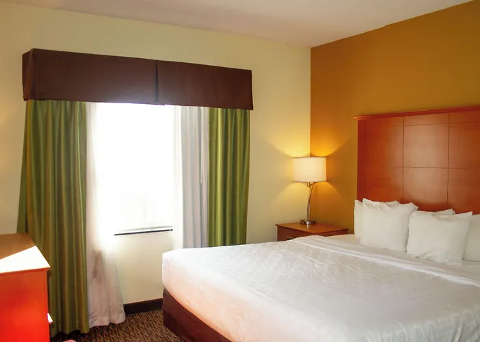 University Hotel & Suites Shippensburg, Trademark By Wyndham