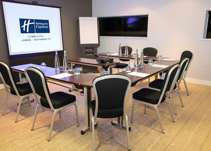 Holiday Inn Express London Heathrow T5 By Ihg