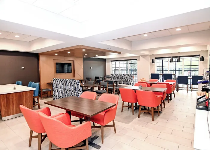 Holiday Inn Express & Suites Palm Coast - I-95