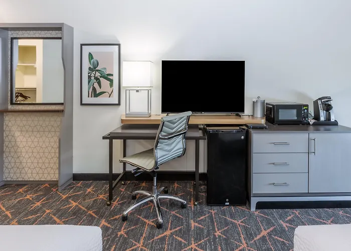 Holiday Inn Hotel & Suites Tulsa South By Ihg