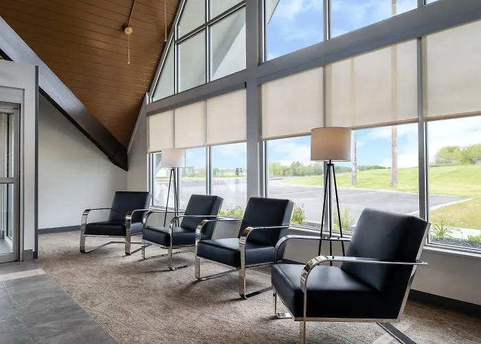 Wingate By Wyndham Geneva At Spire Academy