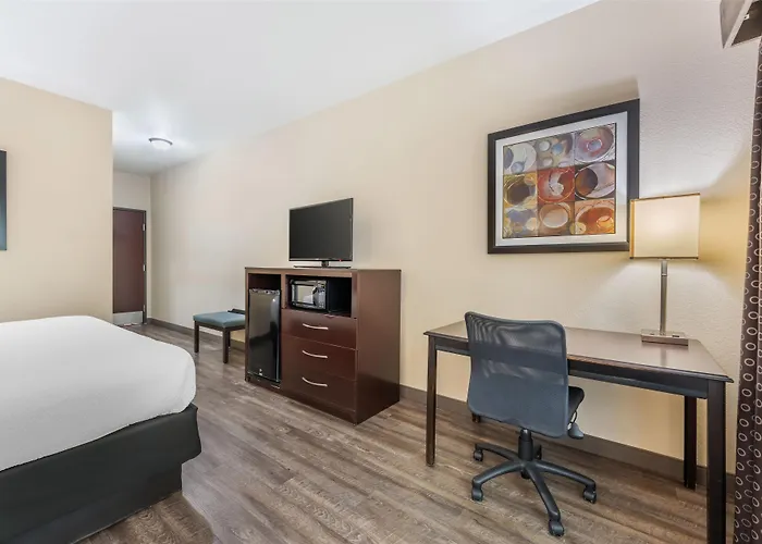Best Western Plus Eastgate Inn & Suites