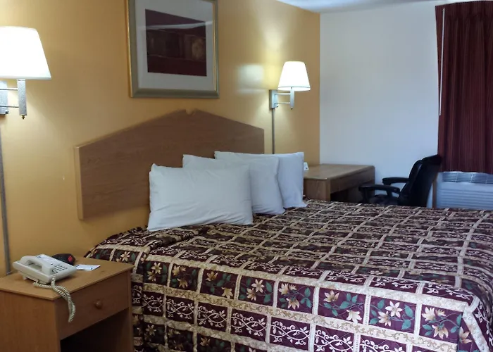 Rodeway Inn & Suites Austin I-90
