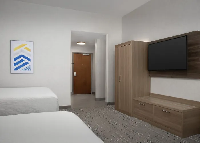 Holiday Inn Express & Suites Alexandria - Fort Belvoir By Ihg