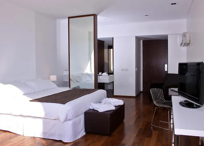 San Isidro Plaza Hotel