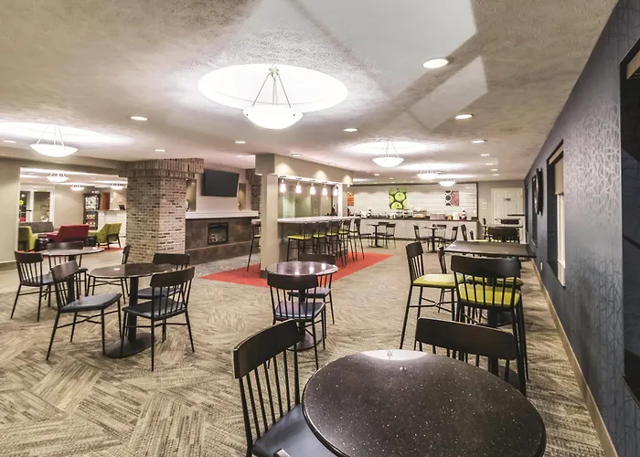 La Quinta By Wyndham Fargo-Medical Center
