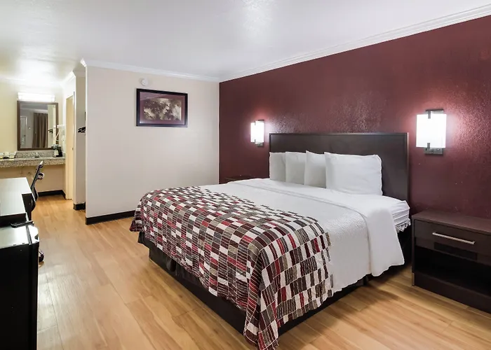 Red Roof Inn & Suites Commerce - Athens