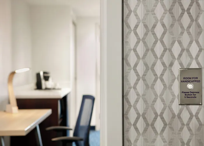 Holiday Inn Express Hotel & Suites Norfolk Airport By Ihg
