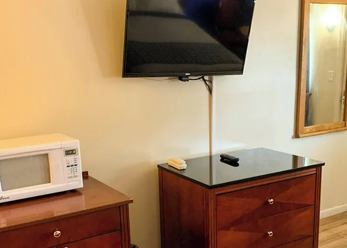 Hampton Motor Inn
