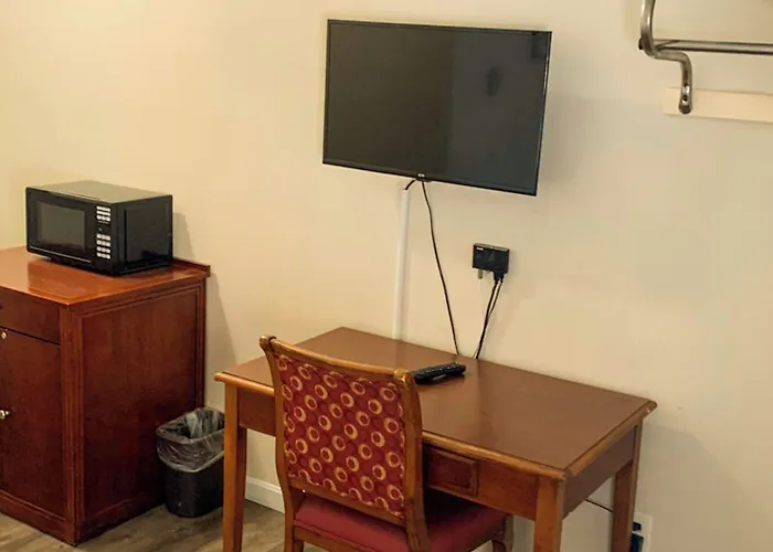 Hampton Motor Inn
