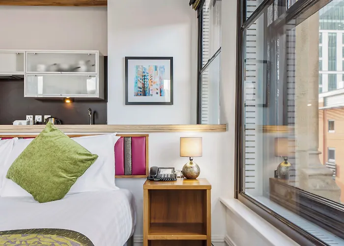 Roomzzz Manchester City