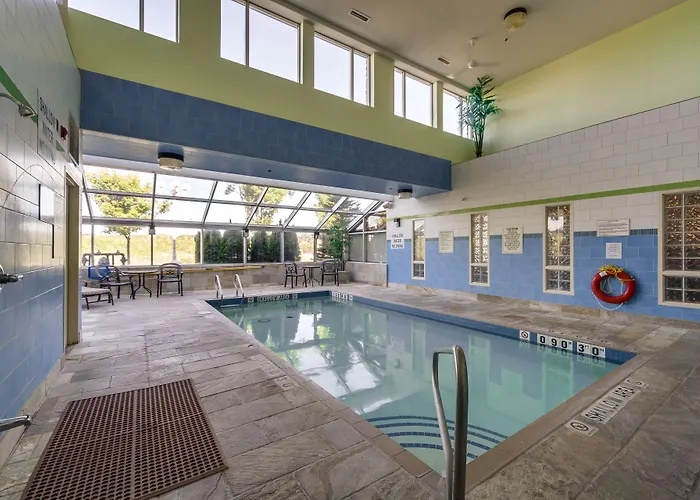 Monte Carlo Inn Barrie - Newly Renovated