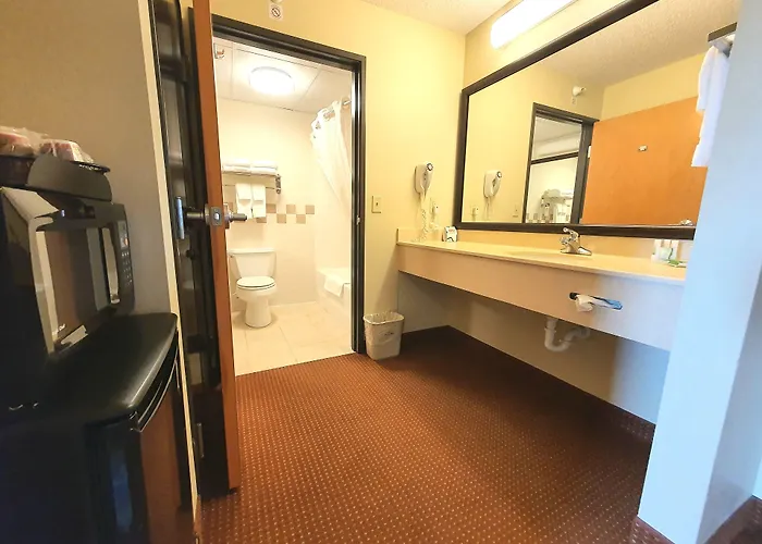 Amerivu Inn And Suites - Waconia