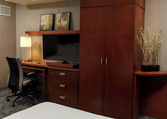 Courtyard By Marriott Lafayette