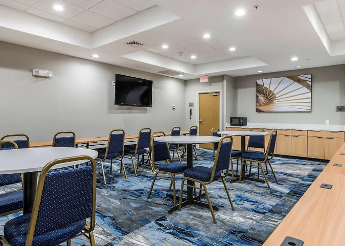 Fairfield By Marriott Inn & Suites Greensboro Coliseum Area
