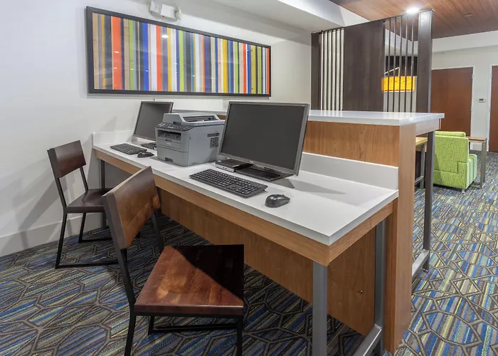 Holiday Inn Express Indianapolis - Southeast By Ihg