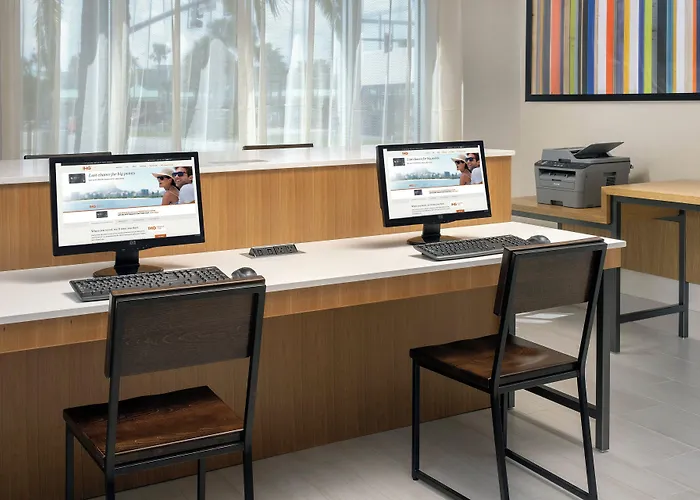 Holiday Inn Express Jacksonville Beach By Ihg