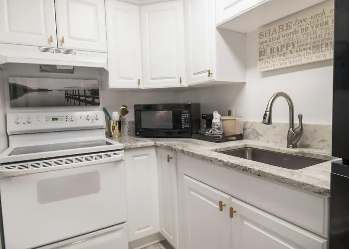Oceanfront Litchfield Inn
