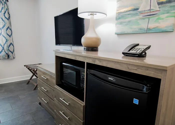 Oceanfront Litchfield Inn
