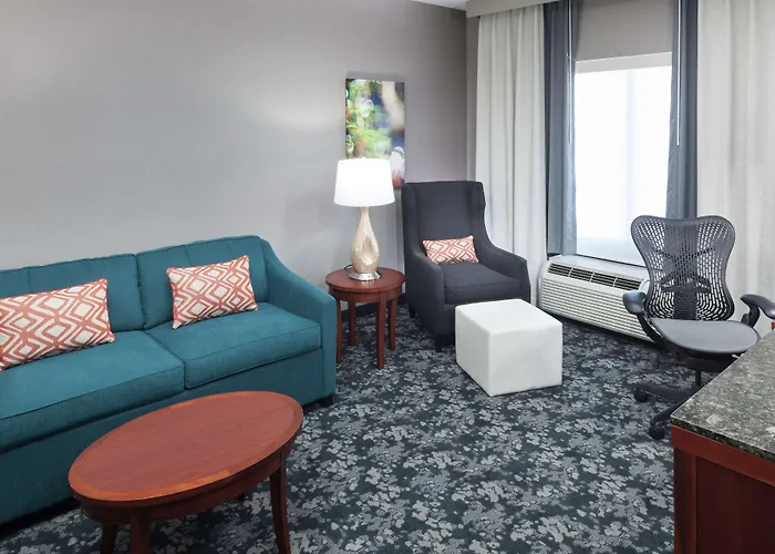Hilton Garden Inn Lake Forest Mettawa