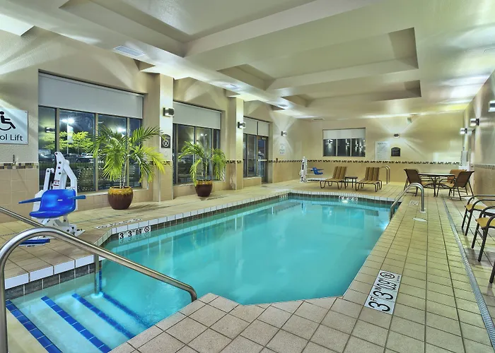 Holiday Inn & Suites Green Bay Stadium By Ihg