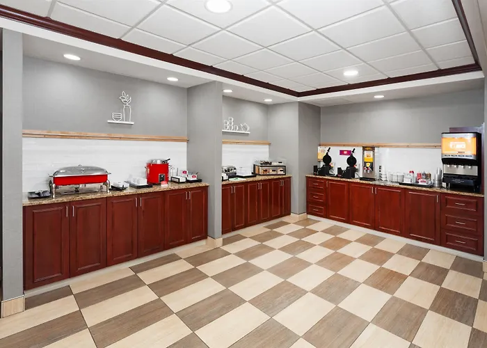 Hampton Inn And Suites Alexandria