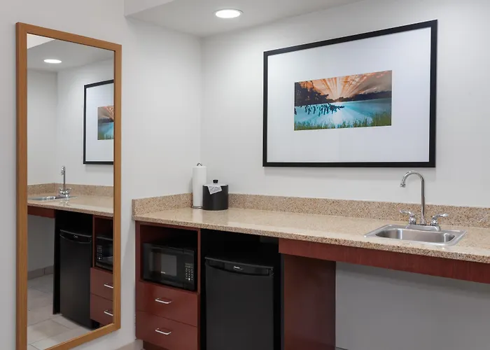 Hampton Inn And Suites Alexandria