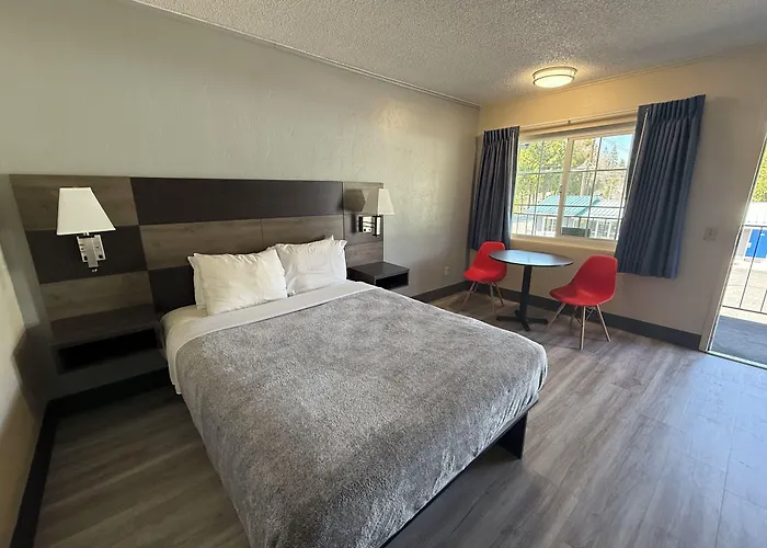 Pine Needles Inn