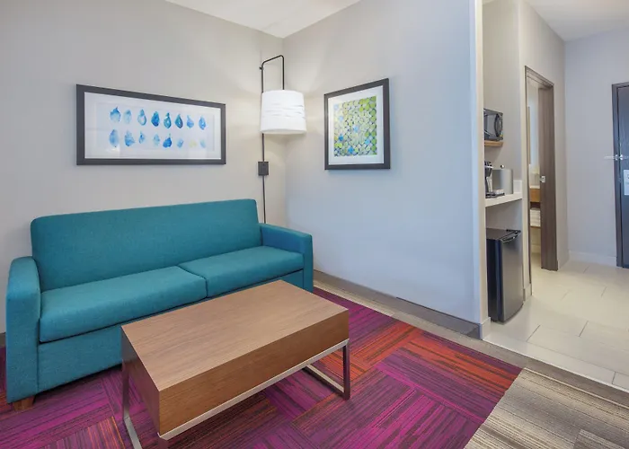 Holiday Inn Express Surprise By Ihg