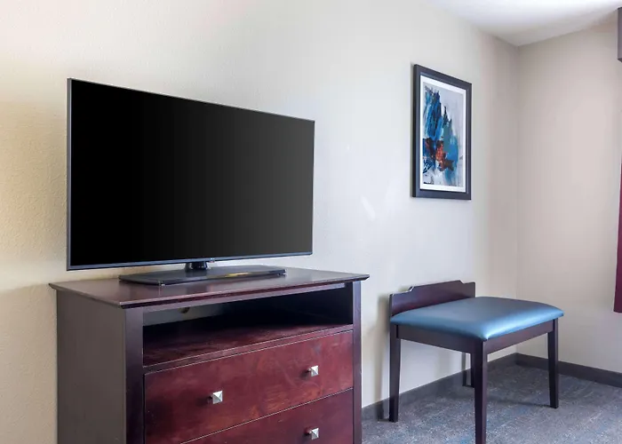 Best Western Plus Mansfield Inn & Suites
