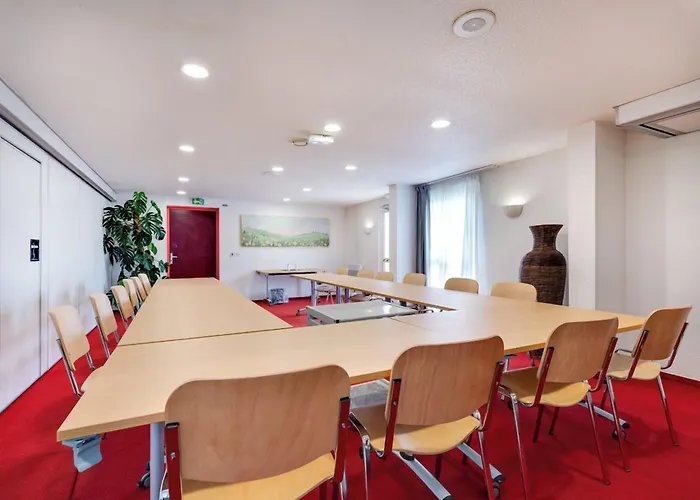 Brit Hotel Confort Rouen Nord - Eden