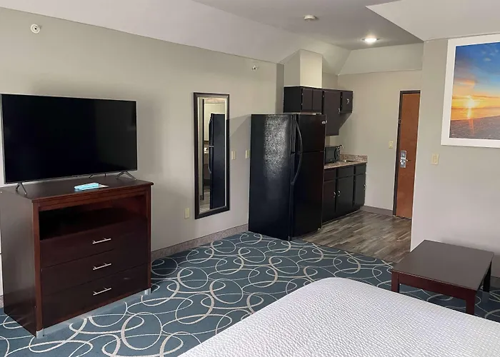 Days Inn & Suites By Wyndham Cleburne Tx