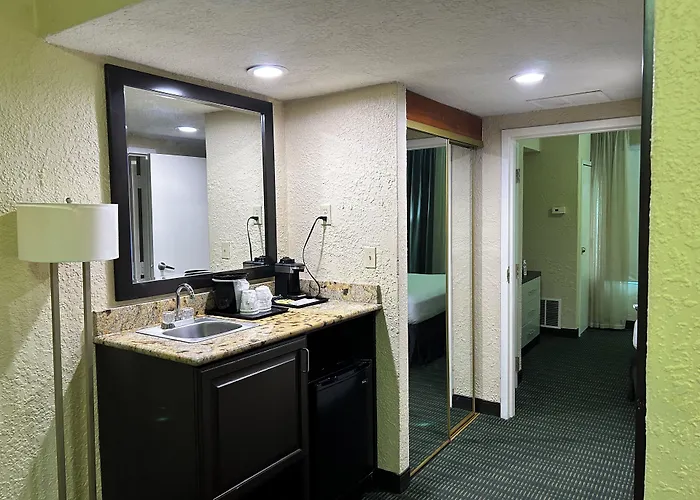 Hotel Flamingo Inn&Suites Vero Beach I-95